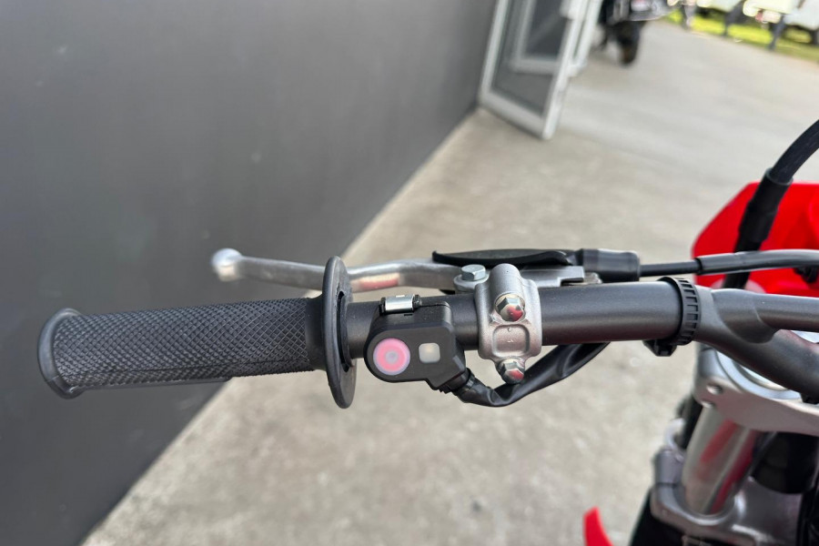 2025 MY24 Honda CRF250F CRF Image 14