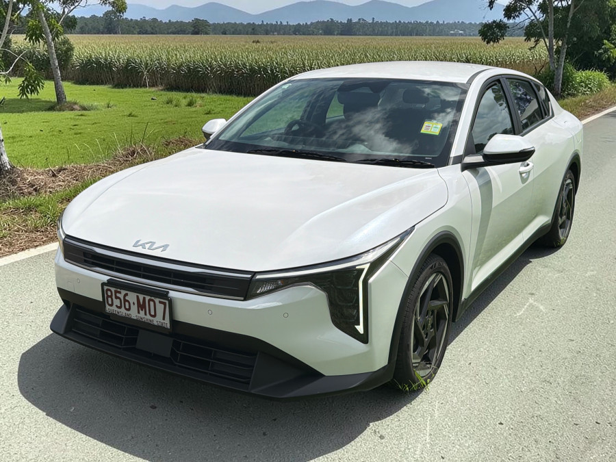 2025 Kia K4 CL4m Sport Sedan Image 3