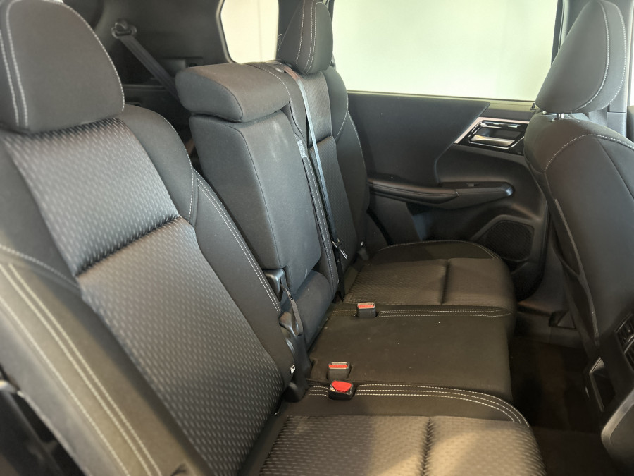 2023 Mitsubishi Outlander ZM LS SUV Image 18
