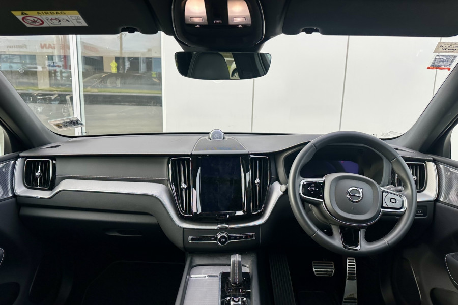 2021 Volvo XC60 B6 AWD R-DESIGN 2.0P SUV Image 11