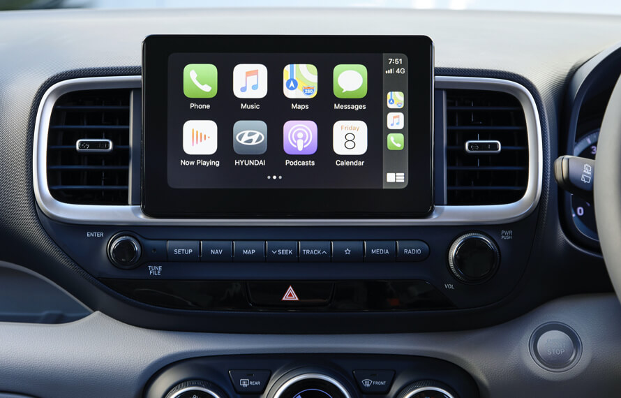 VENUE Apple CarPlay<sup>TM</sup> and Android<sup>TM</sup> Auto compatibility.