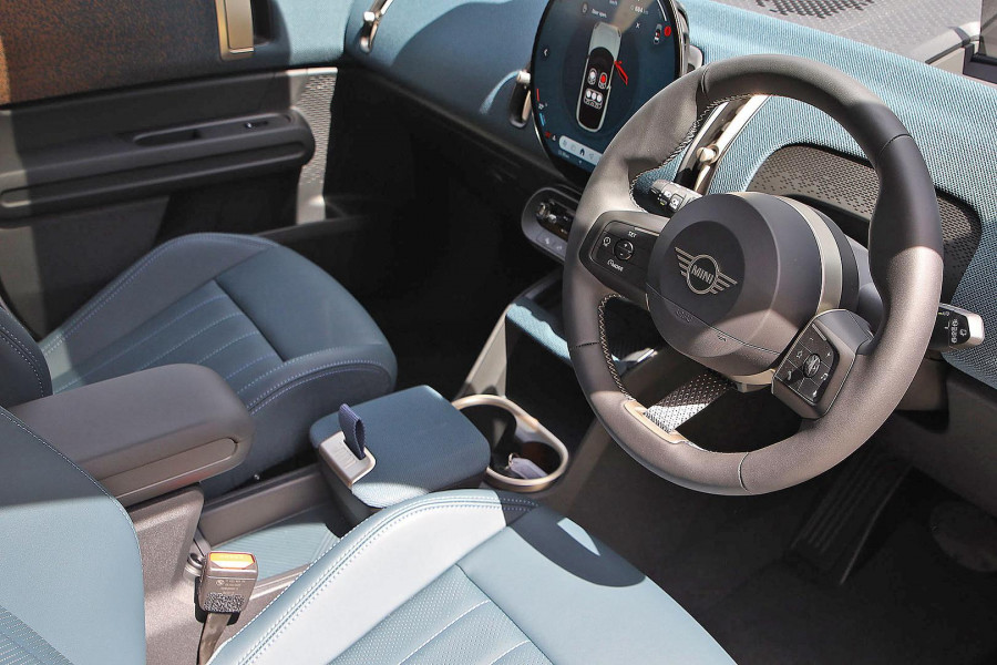 2025 MINI Countryman U25 S Favoured SUV
