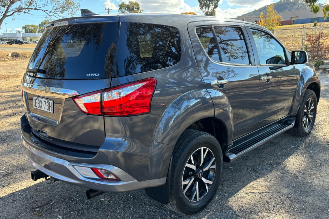 2019 Isuzu MU-X LS-U SUV Image 9