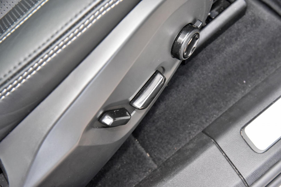 2023 Volvo XC60  Ultimate B5 Bright SUV Image 13