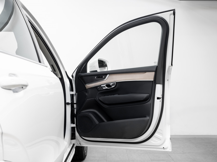 2026 Volvo XC90 L Series B5 Plus AWD 2L Petrol SUV Image 9