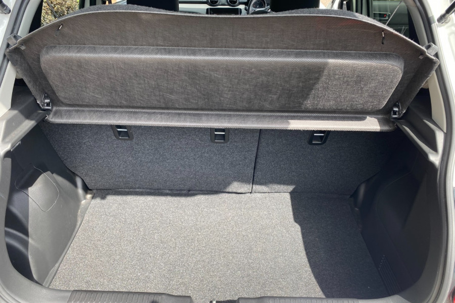 2017 Suzuki Swift AZ GL Navigator Hatch Image 17