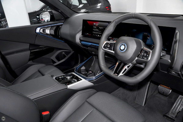 2026 BMW X3 G45 30e xDrive SUV image 3