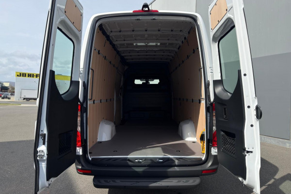 2026 Mercedes-Benz Sprinter VS30 417CDI LWB Van Image 4