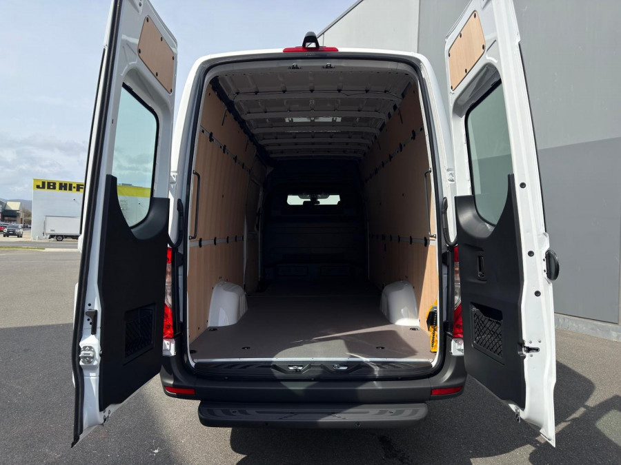 2026 Mercedes-Benz Sprinter VS30 417CDI LWB Van Image 4