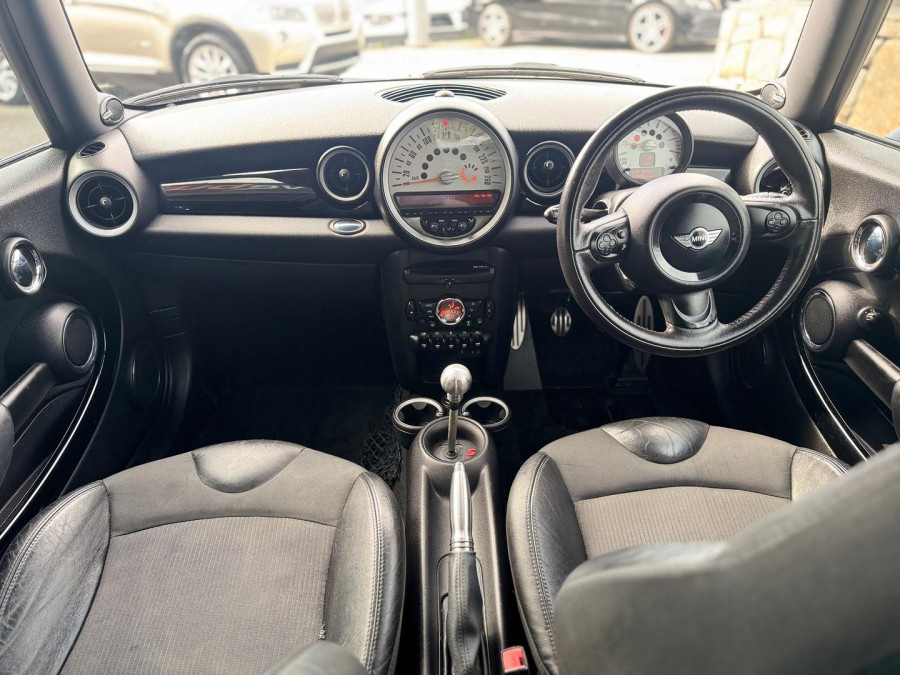 2012 MINI Cooper R56 LCI Cooper S Hatch Image 10