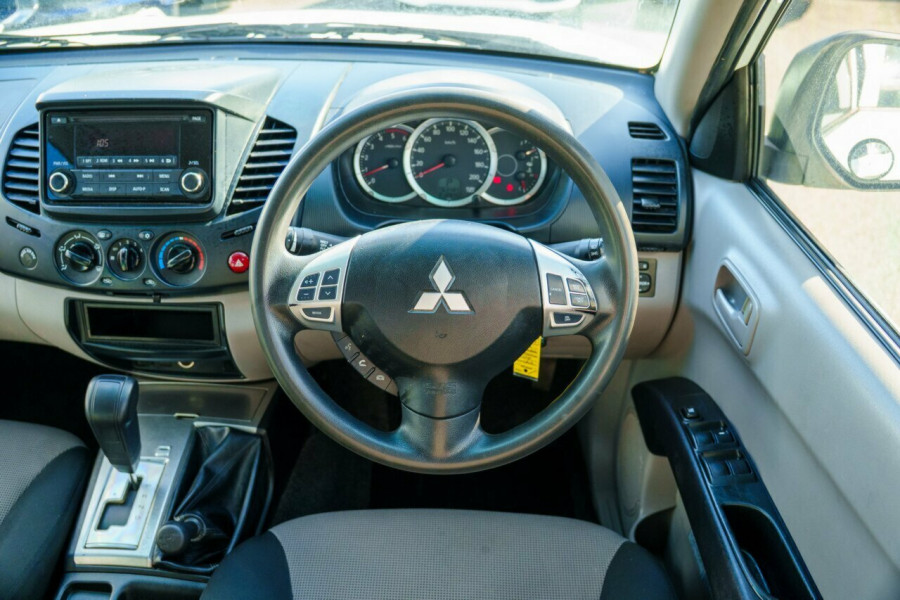 2015 Mitsubishi Triton MN GLX Ute Image 9