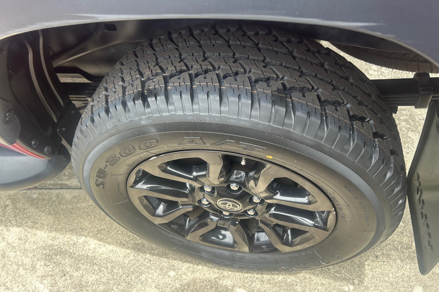 2022 Toyota HiLux GUN126R Rogue Double-Cab Pick-Up Image 19