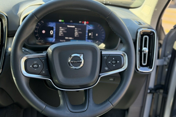 2025 Volvo XC40 XZ Plus B4 SUV Image 16