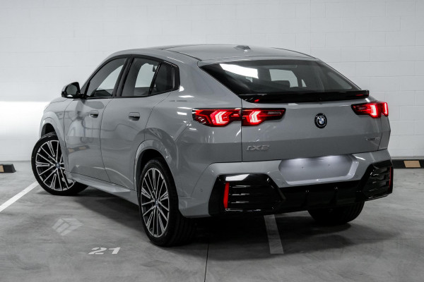2024 BMW iX2 U10 eDrive20 M Sport SUV image 2