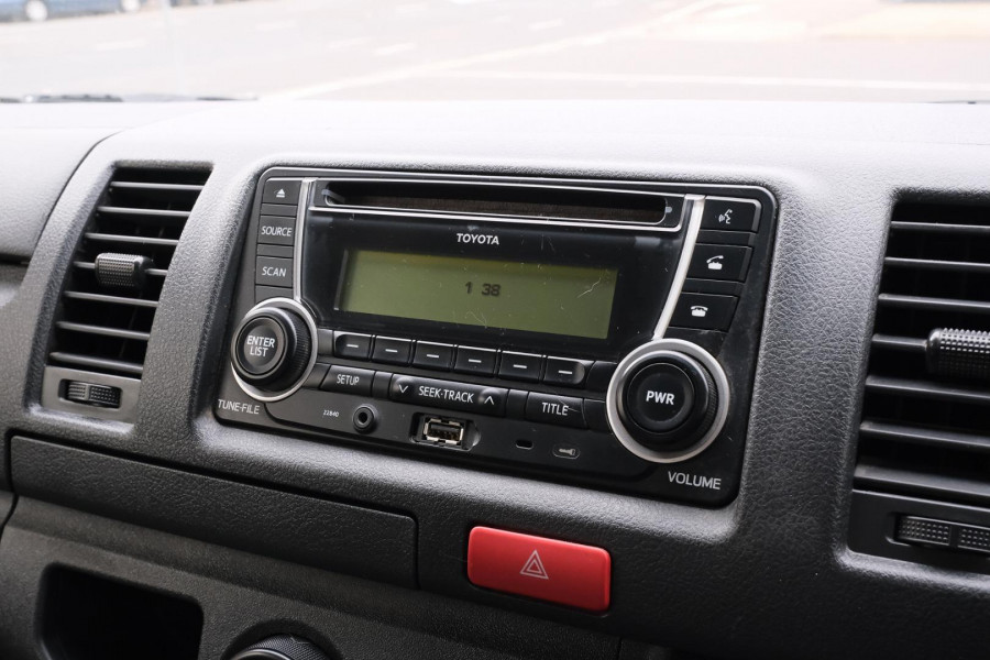 2015 Toyota HiAce KDH  Van Image 18