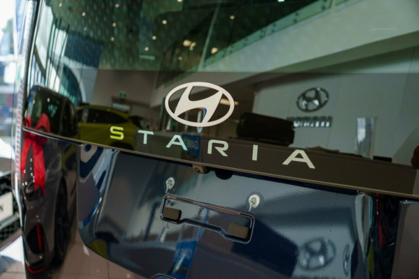 2026 MY27 Hyundai Staria hybrid US4.V4 LOUNGE 7 seat People Mover Image 6