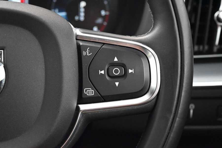 2019 MY20 Volvo XC60 UZ D4 Momentum SUV