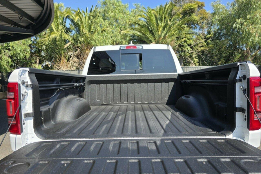 2023 MY24 Ram 1500 DT Laramie Ute Image 7