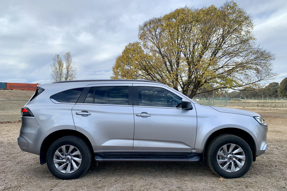 2024 Isuzu MU-X RJ LS-U SUV Image 9