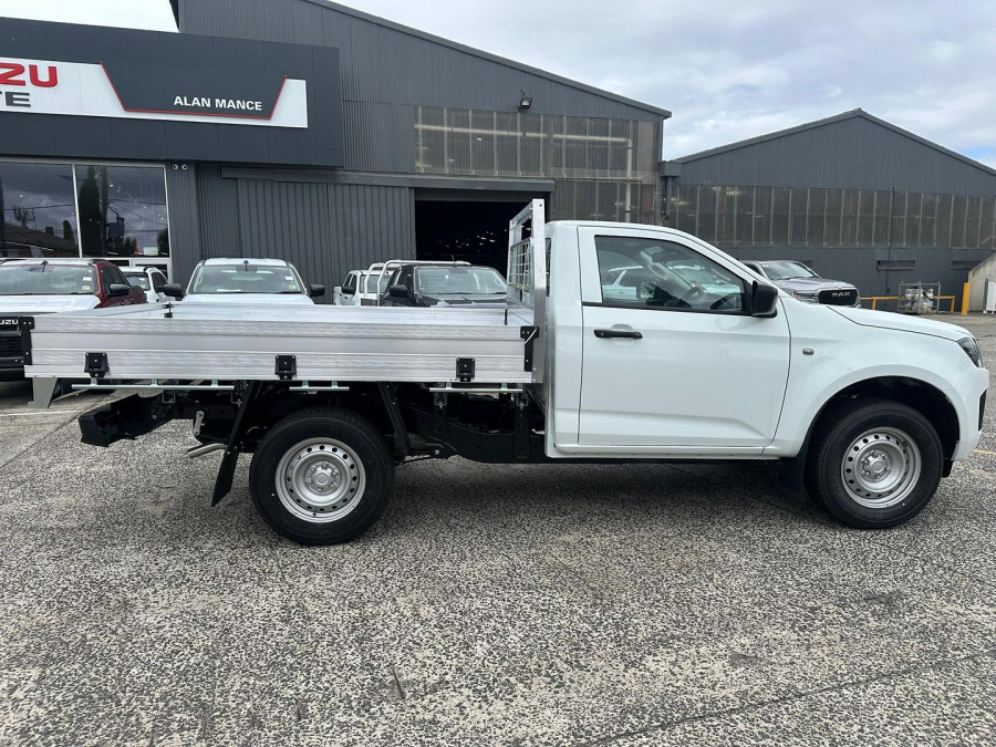 2026 MY25.5 Isuzu D-MAX RG SX High Ride Cab Chassis Image 3