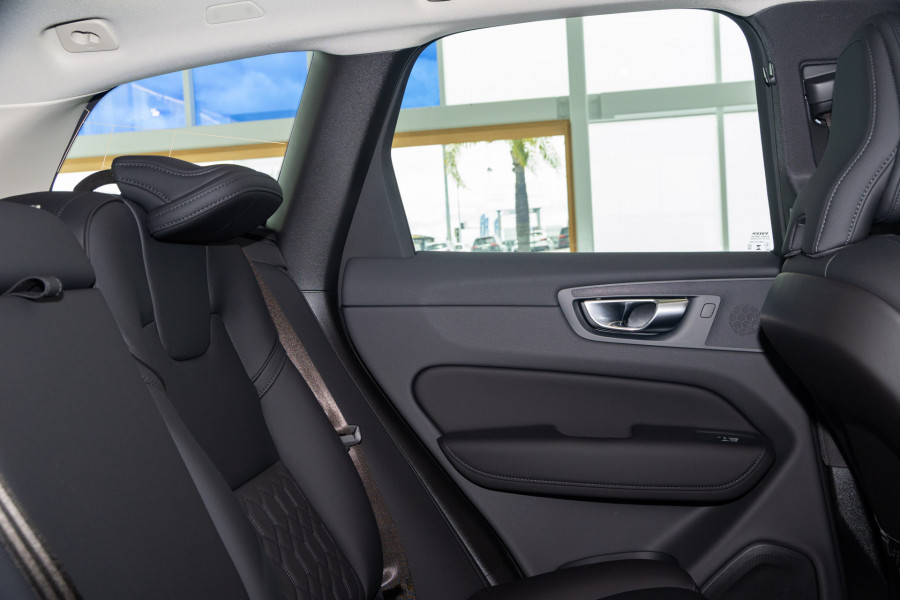 2026 Volvo XC60 UZ Plus T8 Plug-in Hybrid Dark SUV