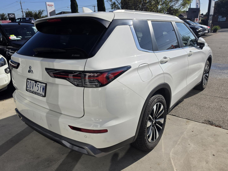 2025 Mitsubishi Outlander ZM LS SUV Image 27
