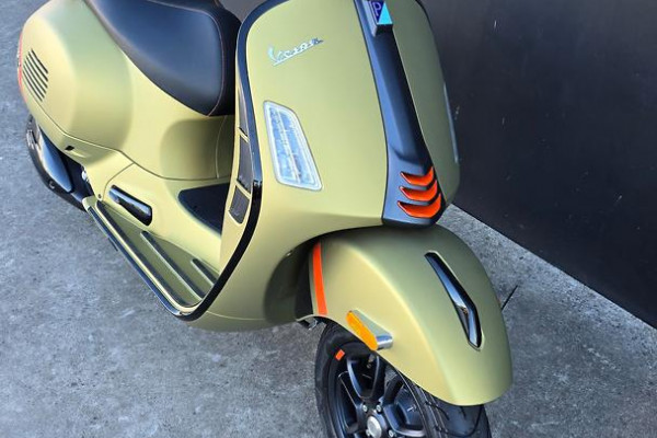 2024 Vespa GTS 300 Super Sport 300 GTS