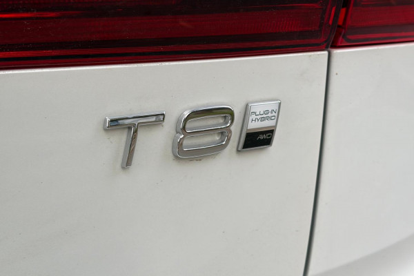 2025 Volvo XC60 UZ Plus T8 Plug-in Hybrid SUV Image 8