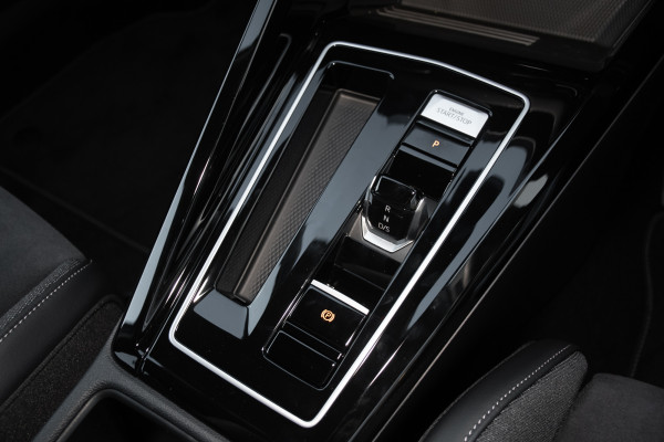 2025 Volkswagen Golf 8.5 Hatch Image 13