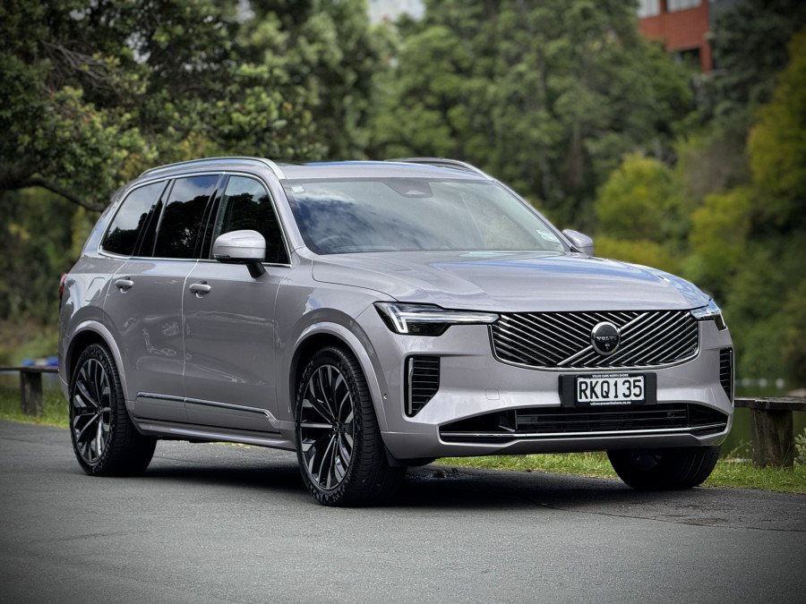 2025 Volvo XC90 L Series Ultra B5 Bright SUV Image 6
