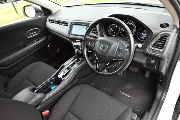 2017 Honda HR-V  VTi-S SUV Image 6