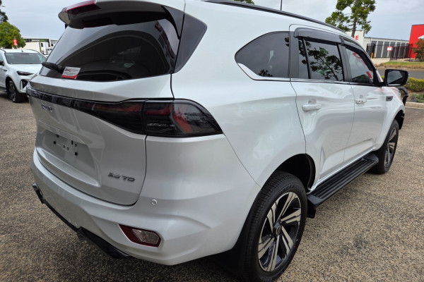 2025 Isuzu MU-X LS-T SUV