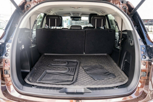 2022 MY23 Isuzu MU-X RJ LS-T SUV Image 8