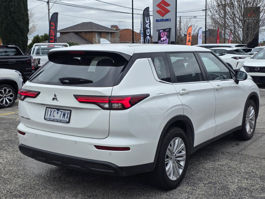2023 Mitsubishi Outlander ZM ES SUV Image 7