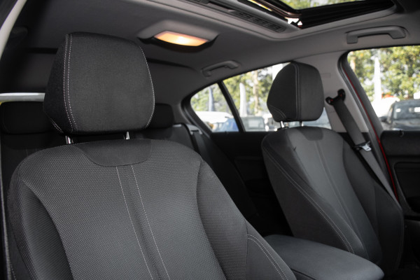 2018 BMW 1 Series 118i Sport Line Hatch image 9