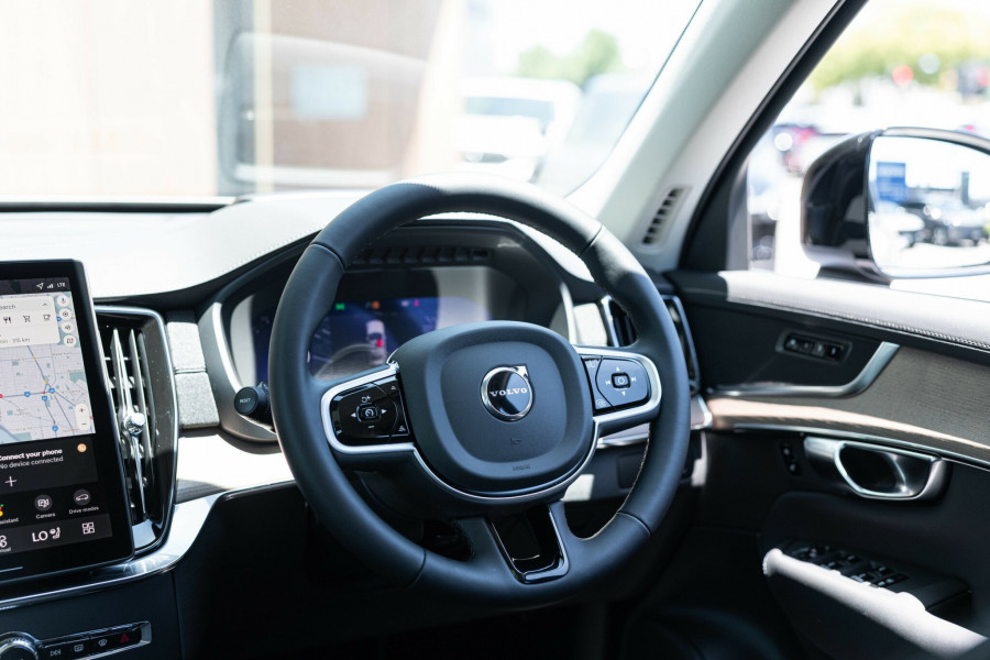 2025 MY26 Volvo XC90 L Series Plus T8 Plug-in Hybrid Dark SUV Image 13