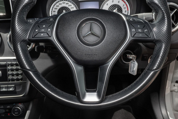 2014 Mercedes-Benz A-Class W176 A200 Hatch image 11