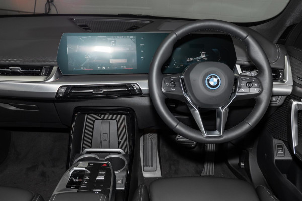 2024 BMW iX1 U11 eDrive20 xLine SUV image 8
