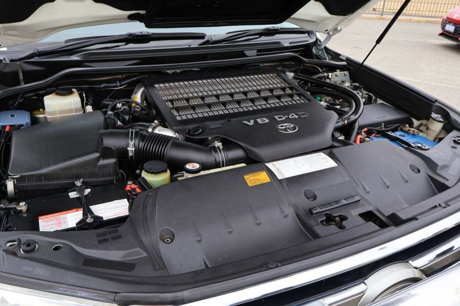 2016 Toyota LandCruiser VDJ200R Sahara SUV Image 21