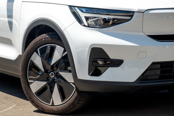 2024 Volvo XC40 XZ Recharge Pure Electric SUV Image 6