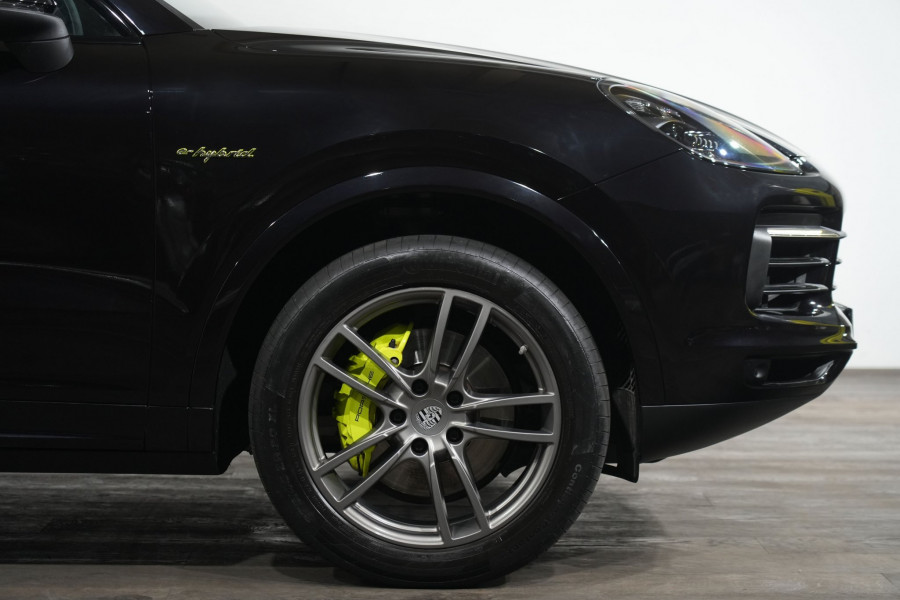 2018 Porsche Cayenne E-Hybrid SUV Image 5