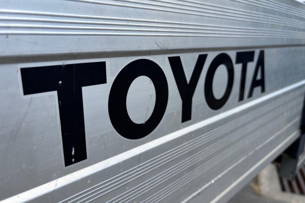 2016 Toyota HiLux  SR5 Double Cab Pick Up Image 12