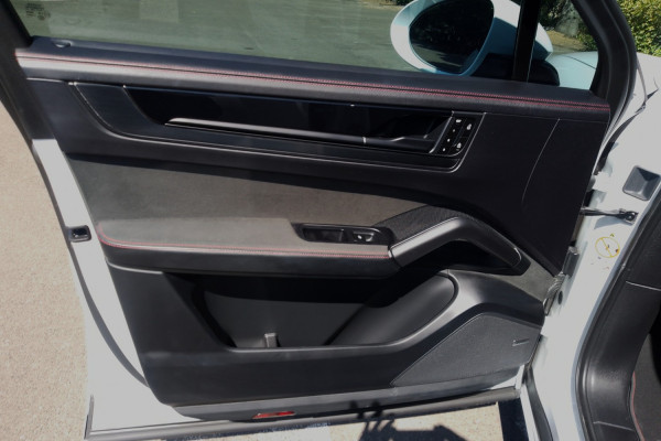 2024 Porsche Cayenne 9YA II GTS SUV Image 23