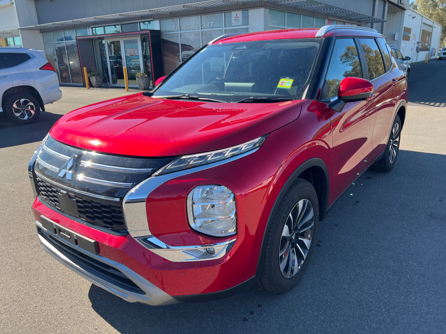 2025 Mitsubishi Outlander ZM LS SUV Image 1