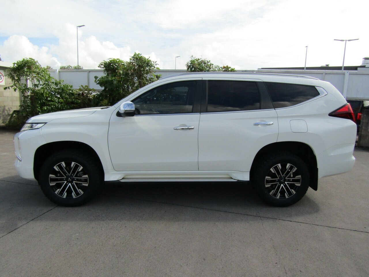 2020 MY21 Mitsubishi Pajero Sport QF GLS SUV Image 4