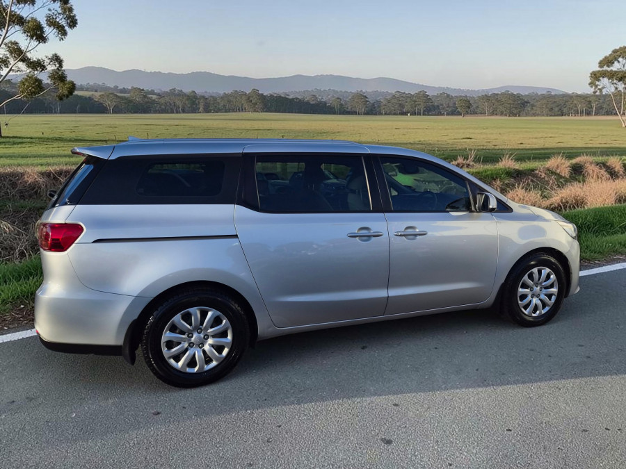 2020 Kia Carnival YP S Van Image 8