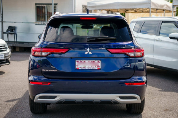 2024 Mitsubishi Outlander ZM LS SUV Image 3