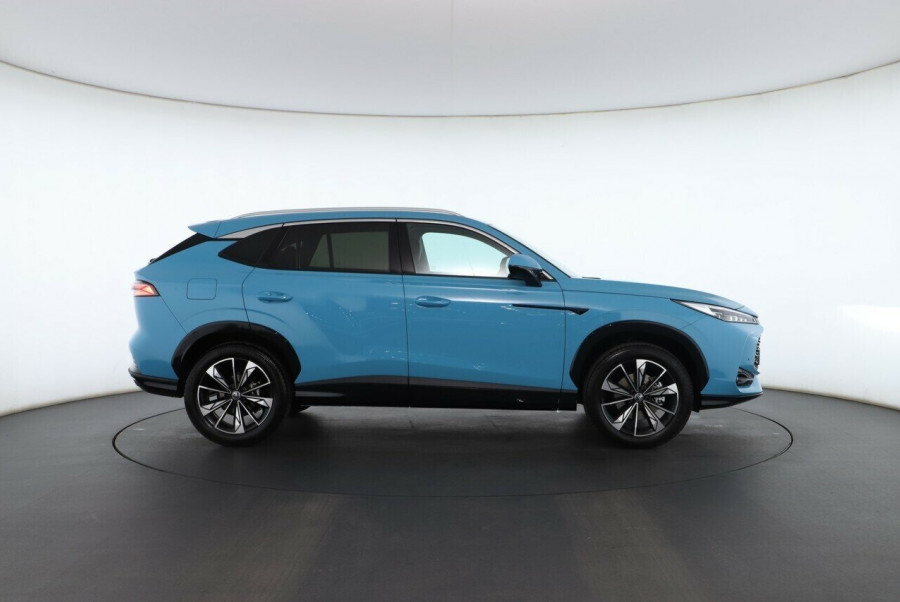 2025 MG HS AS33 Essence SUV Image 8