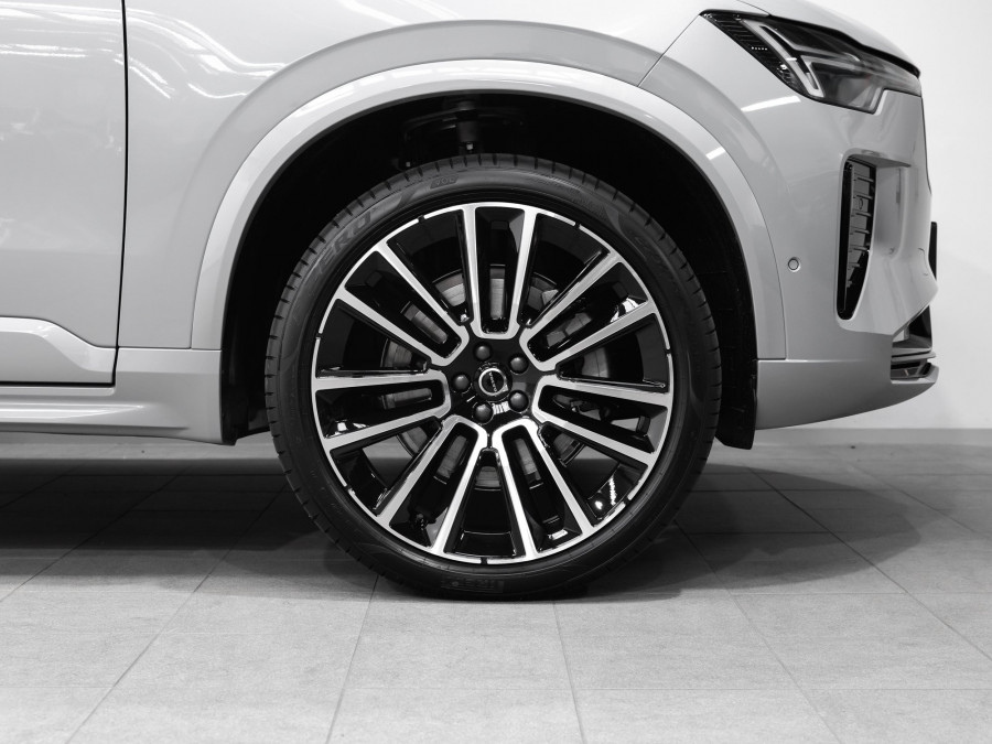 2026 Volvo XC90 L Series Ultra B5 Bright SUV Image 4