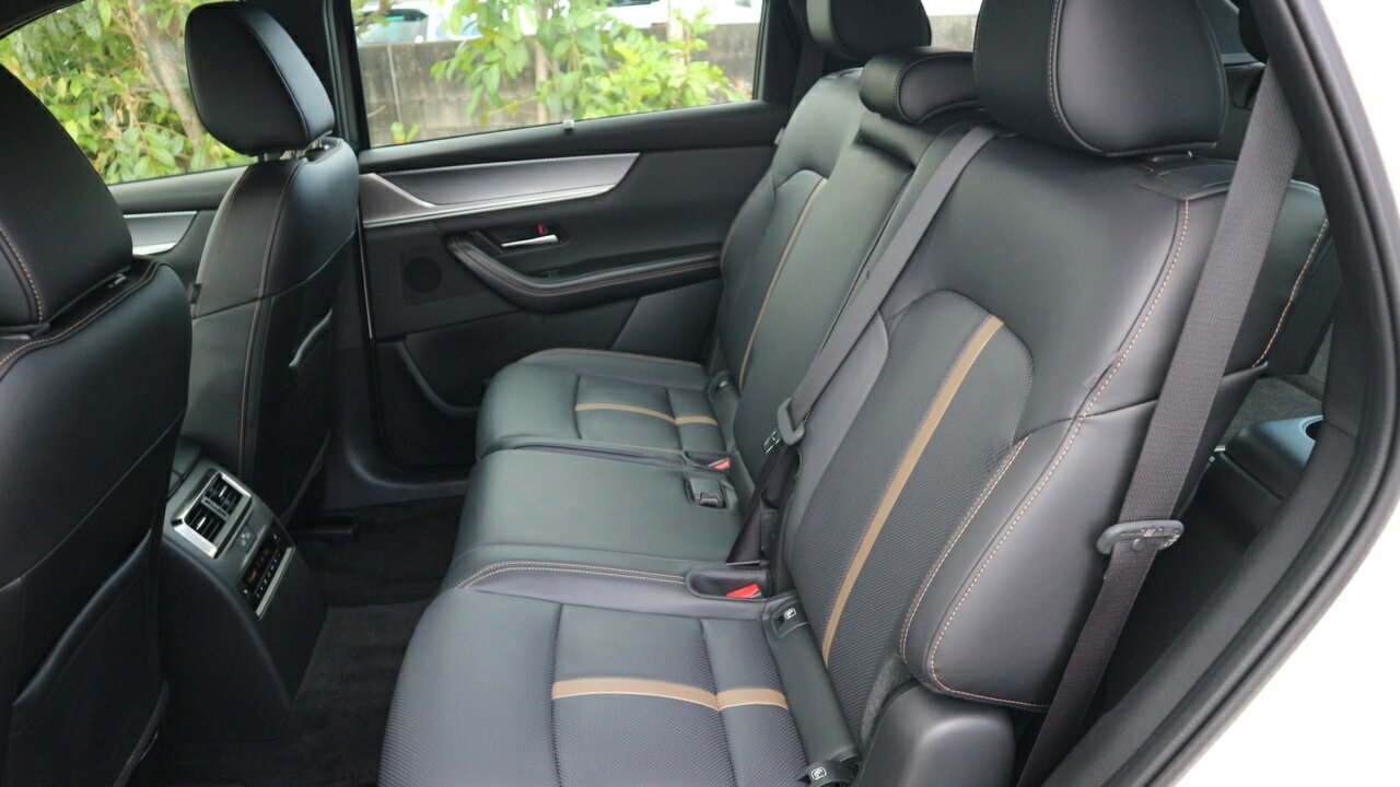 2024 Mazda CX-80 KL G40e Azami SUV Image 22